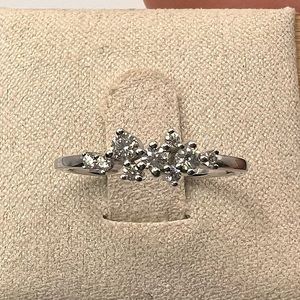 Multi cluster round brilliant ring